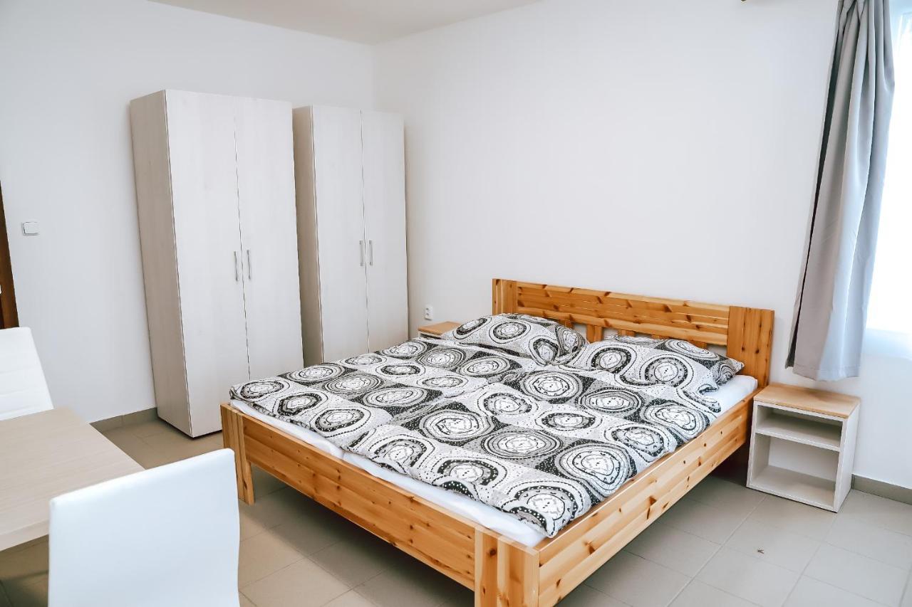 Chaty A Apartmany Hracholusky Kemp Kosatka Pnovany Экстерьер фото